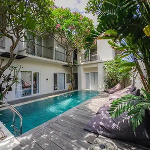 Hola 3*, Seminyak Indonésie